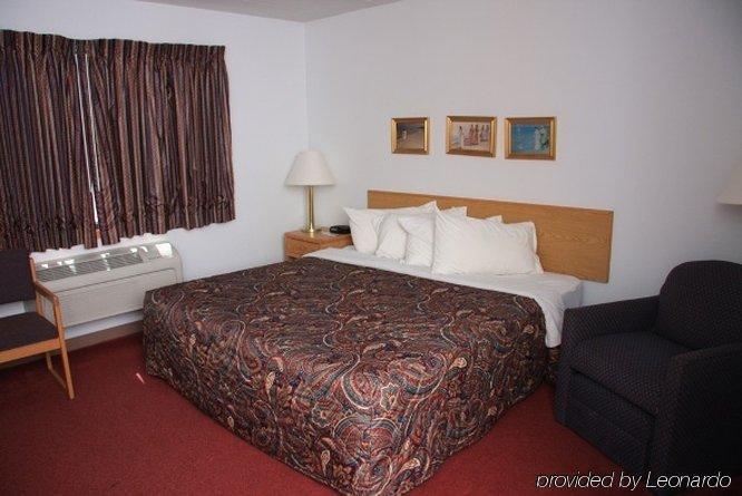 Tivoli Inn And Suites Elk Horn Room photo